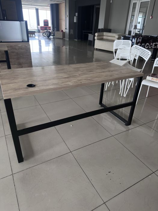 Стіл  офисний  мебель