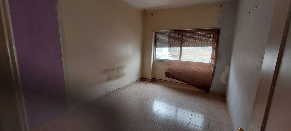 Alugo T2 lavradio- 740 euros