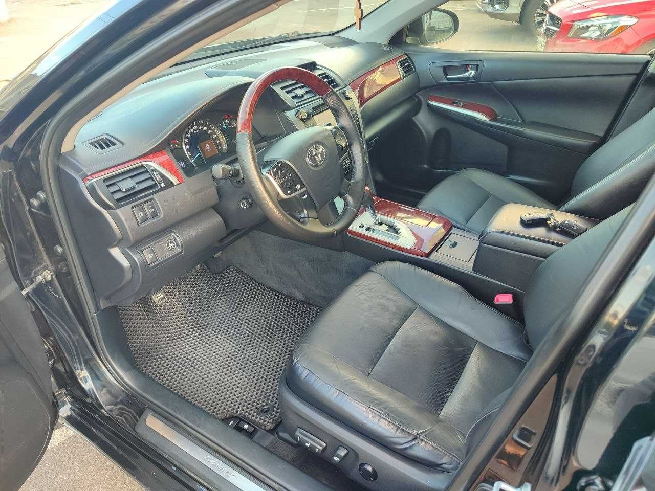 Toyota Camry VII (XV50), 2012 р., Автомат 2.5 л.