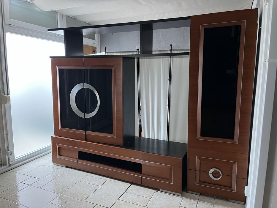Móvel de TV em madeira maciça