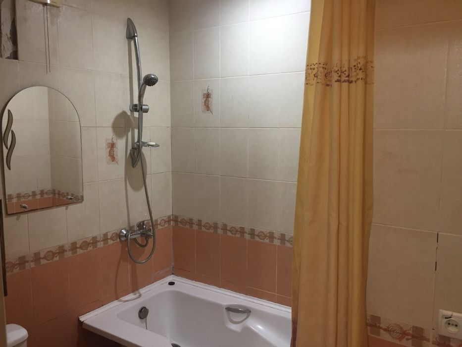 В Центре, 1-поверх, 5-спал. місць. Погодинно-Подобово