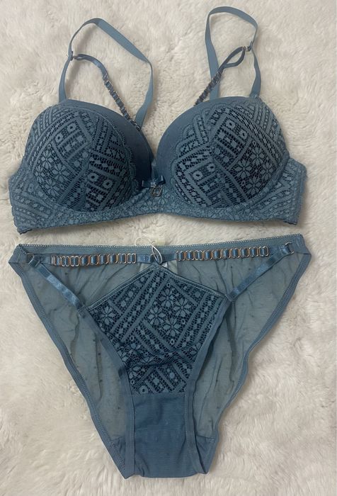 Жіноча нижня білизна