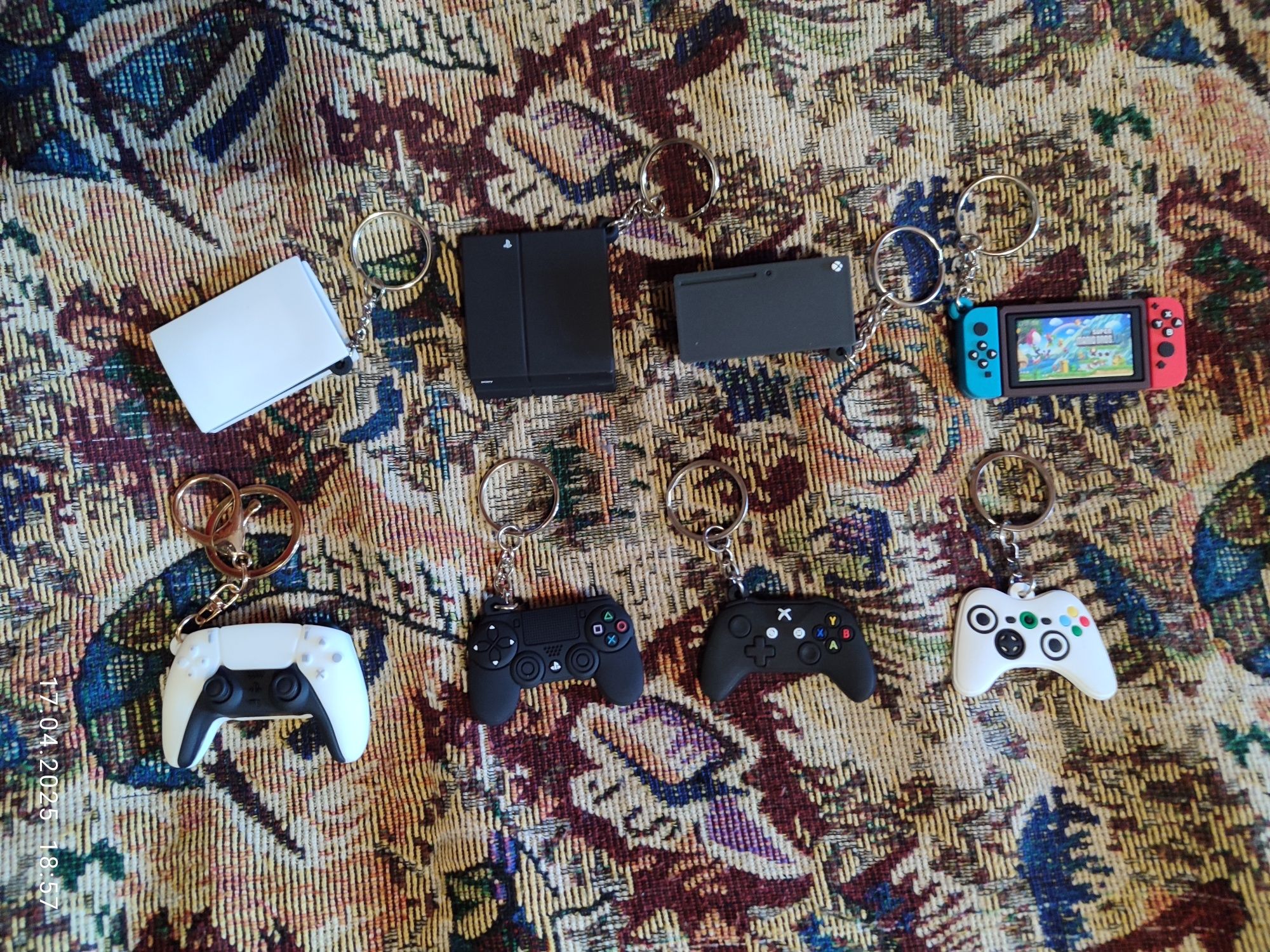 Брелки в виде игровых консолей и джойстиков Playstation Nintendo Xbox