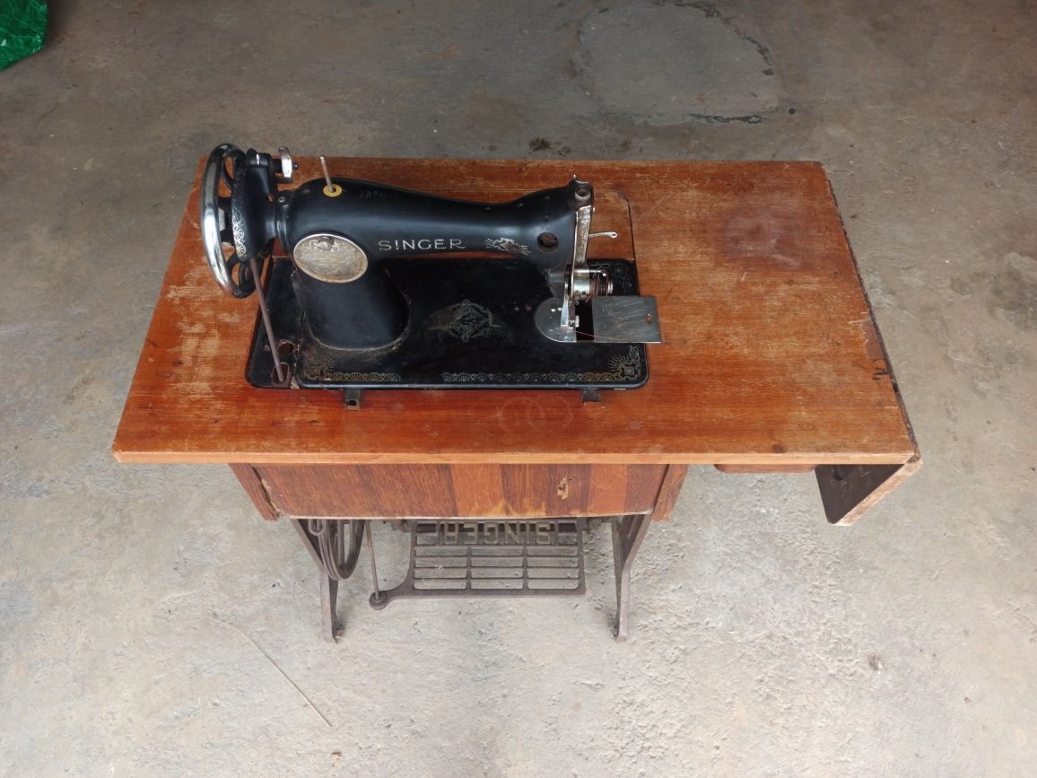 Máquina de costura Singer