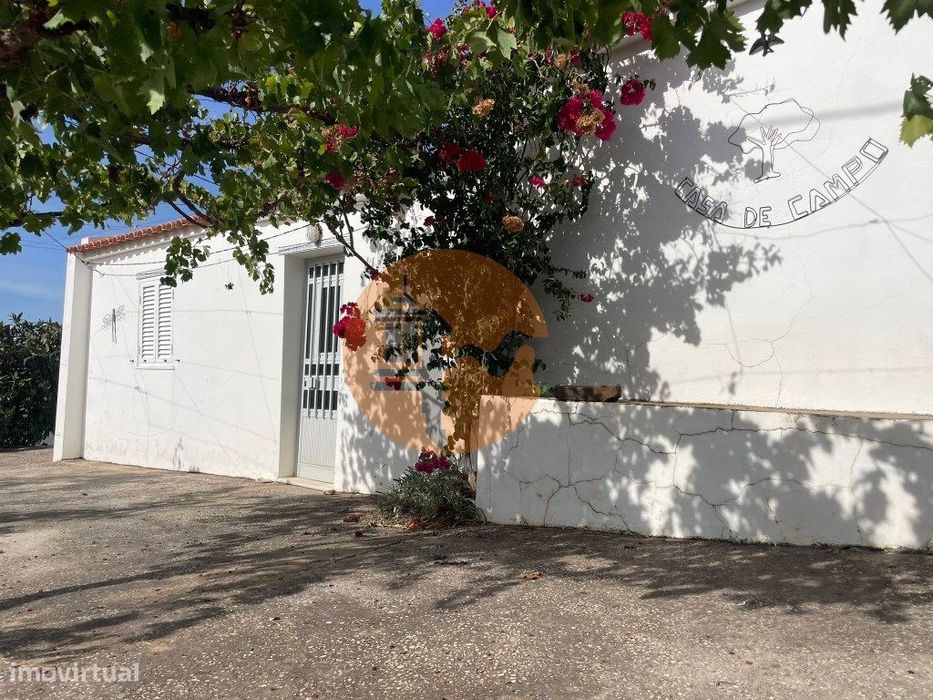 Moradia Com Quintal E Terraço Para Aluguel Anual - Montinho Da Varz...