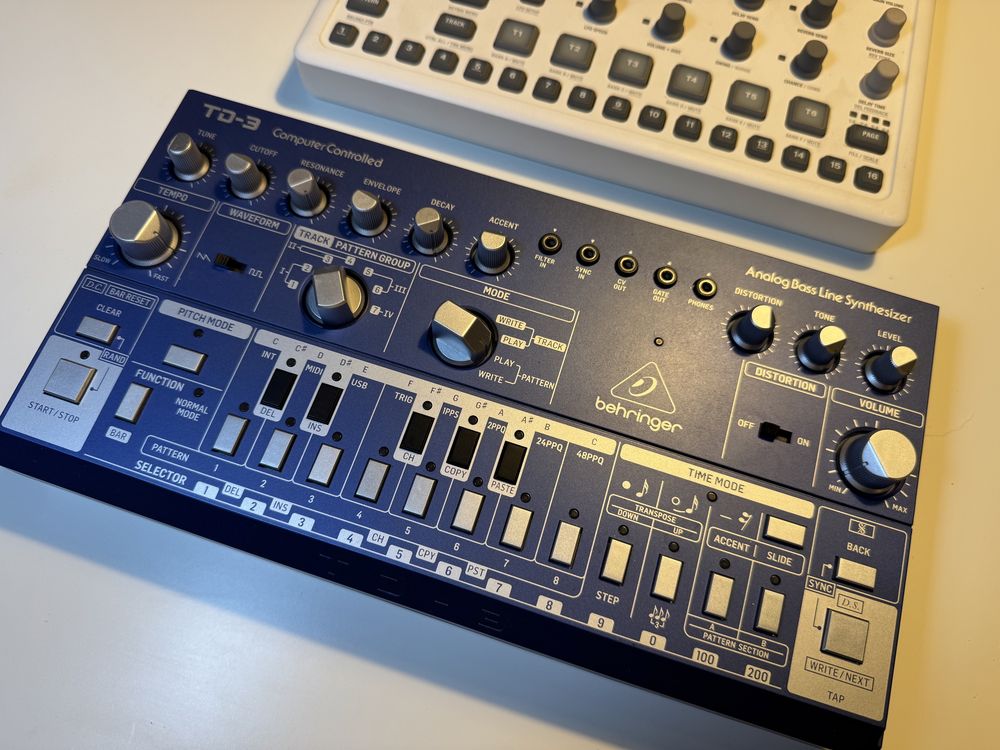 Behringer TD-3 Analogowy Syntezator Acid Bass prawie Roland TB 303