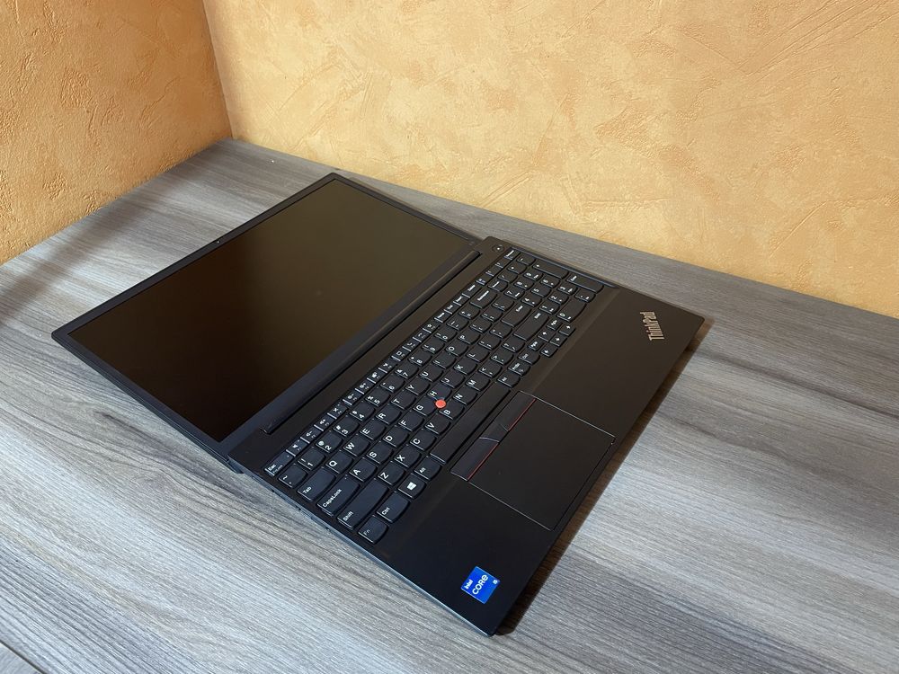 Потужний свіжий ультрабук Lenovo E15G2(i5-11/iris xe/8gb/256/fhd ips)