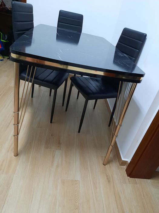 Mesa cozinha + 3 cadeiras