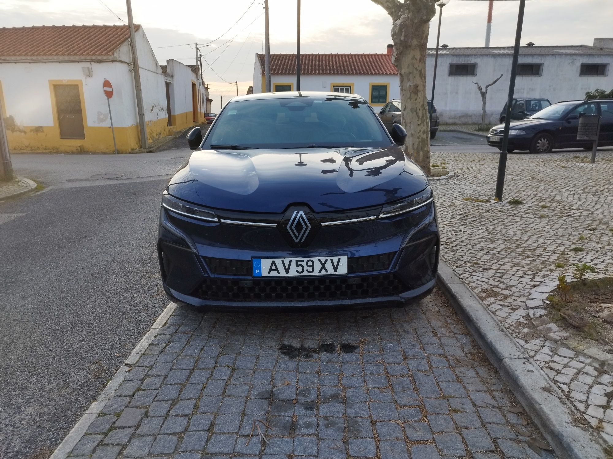 Renault E-Tech com fatura