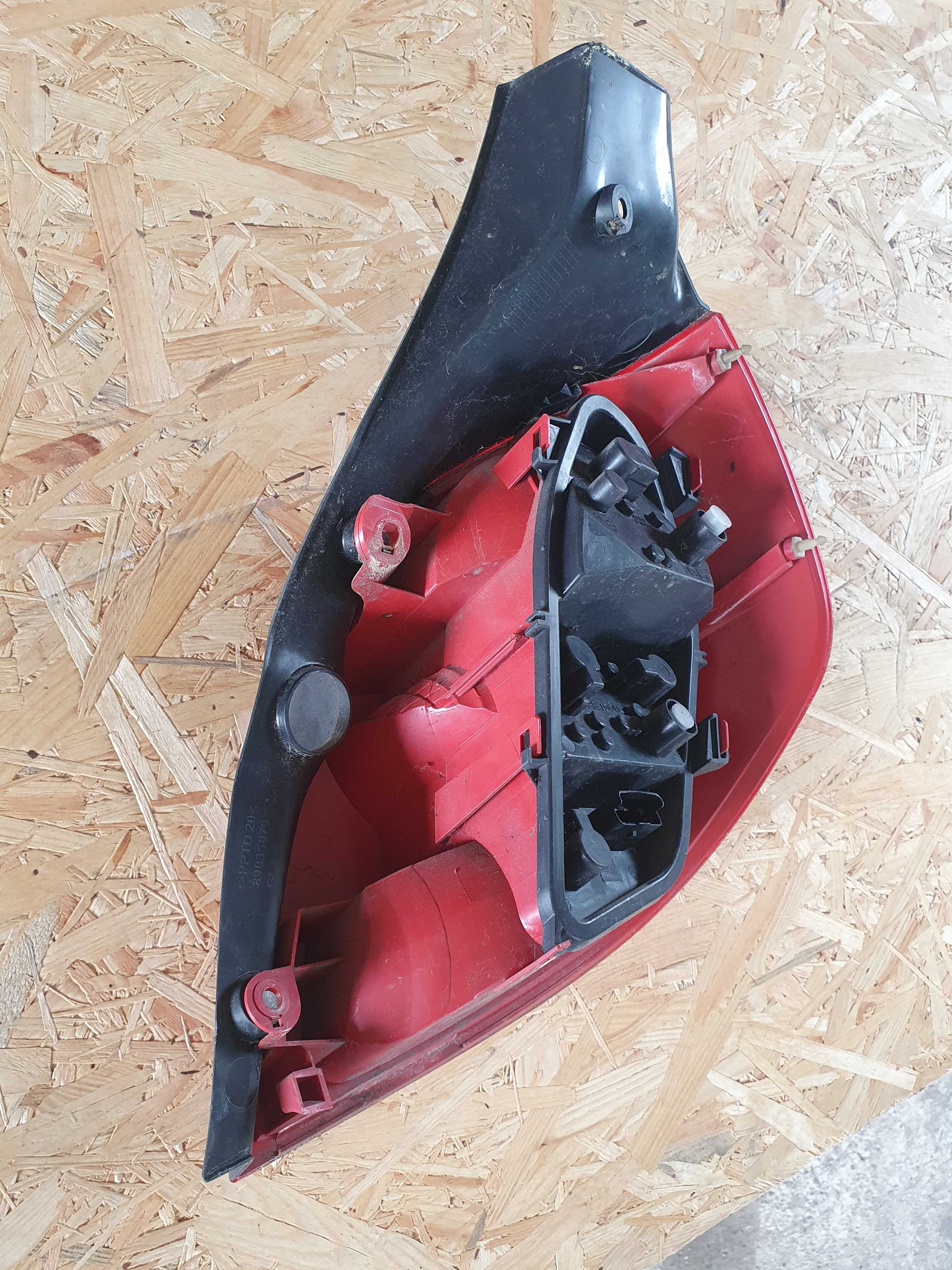 Lampa tył tylna lewa Renault Clio 3 III 3 drzwi 06 rok europejska