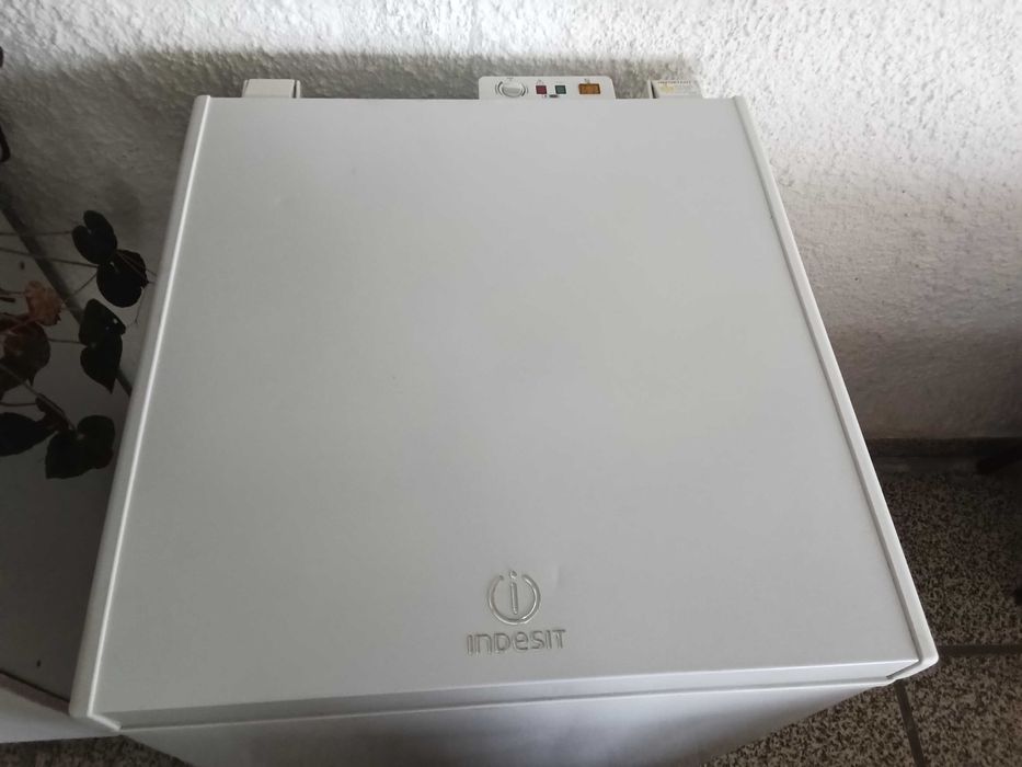 Vendo arca frigorífica indesit