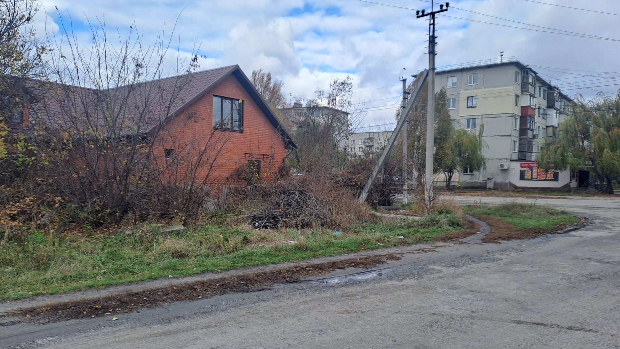 Продам приміщення, вдало розташоване для будь-якого виду діяльності