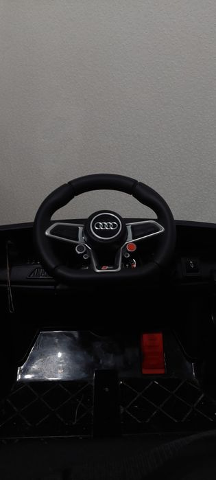 Електромобіль RAMIZ Audi R8 LIFT + пульт дистанційного керування