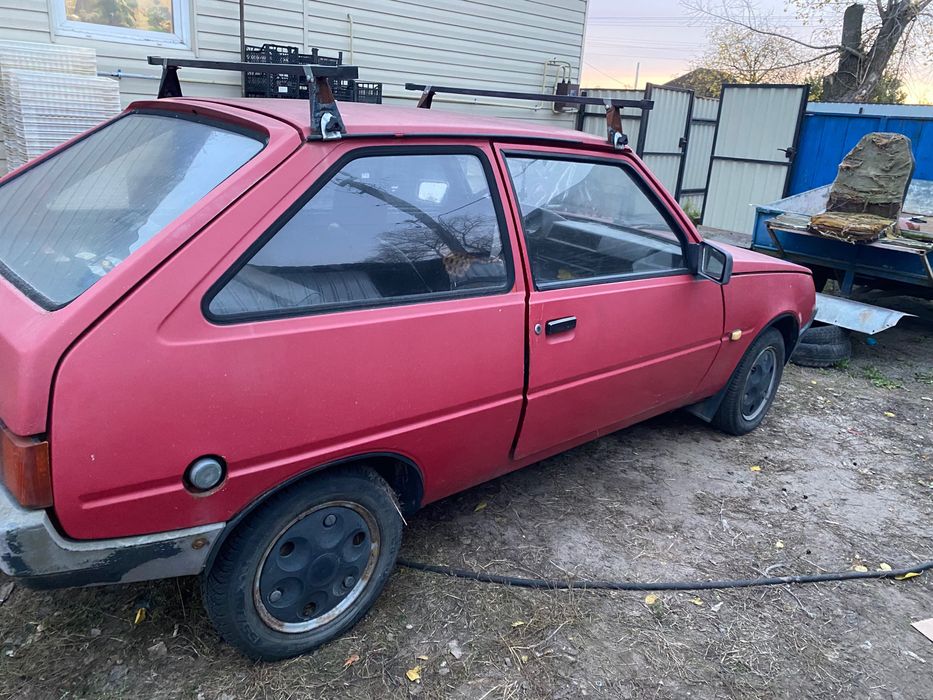 Автомобіль таврія (заз-1140) з фіатовським двигуном.