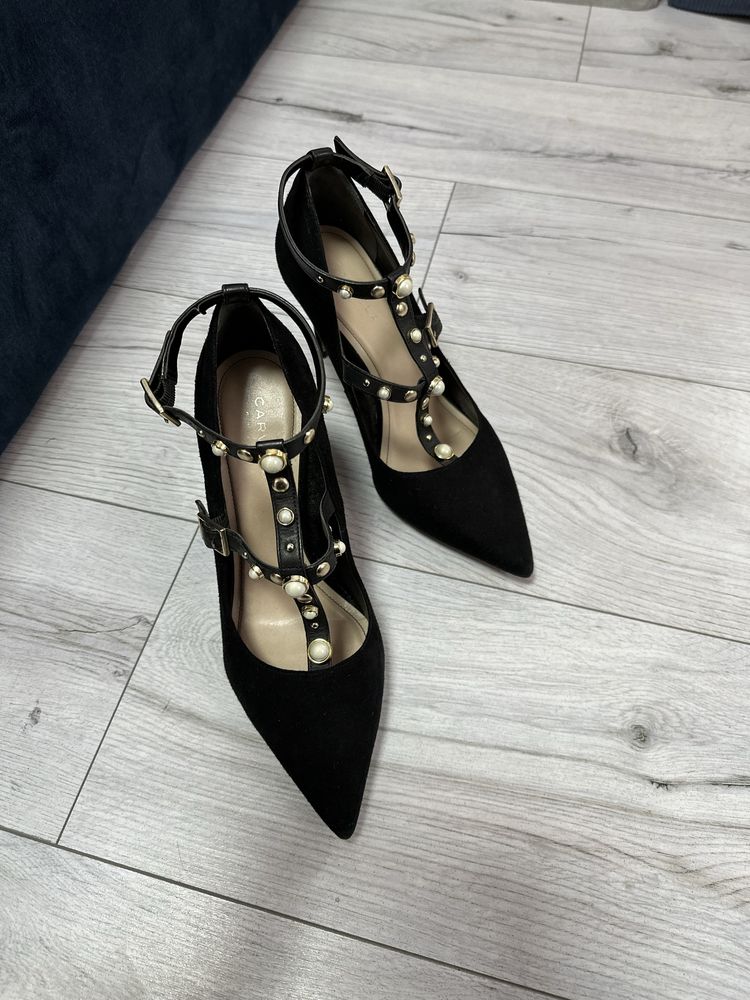 Туфлі лодочки човники гострий нос kurt geiger шпилька 38 39 чорні замш