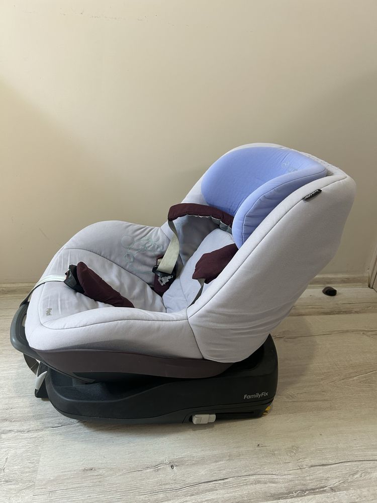 Дитяче автокрісло Maxi-Cosi Pearl з базою IsoFix (Family Fix)
