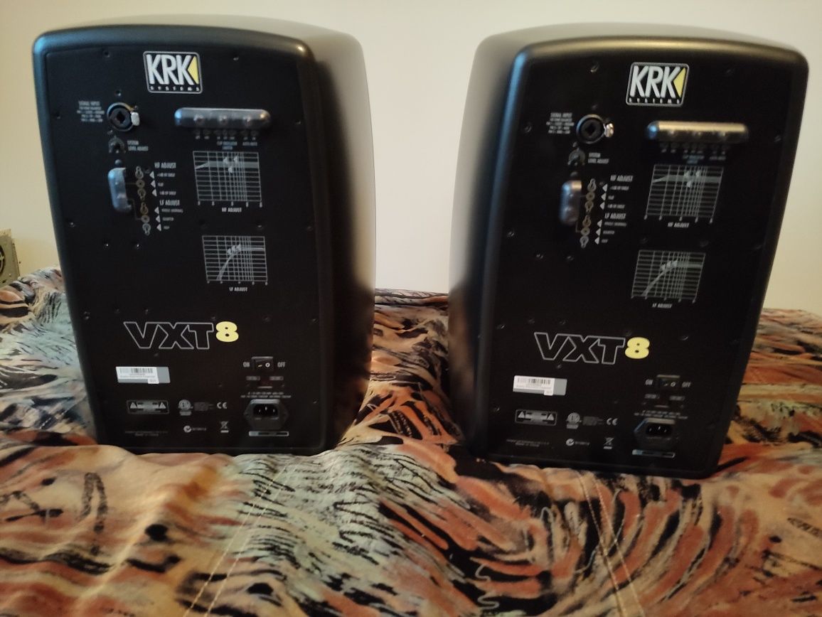 Monitory KRK VXT 8. F-a vat.