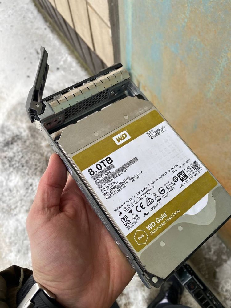 Жорсткий диск для сервера Dell 8TB 7.2K RPM SATA 6Gbps