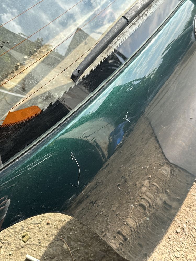 Кришка багажника в зборі Toyota Yaris 99-06