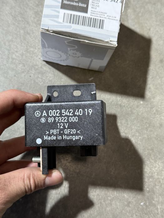 Реле АКБ додаткового акумулятора блок спрінтер Sprinter W906 W907