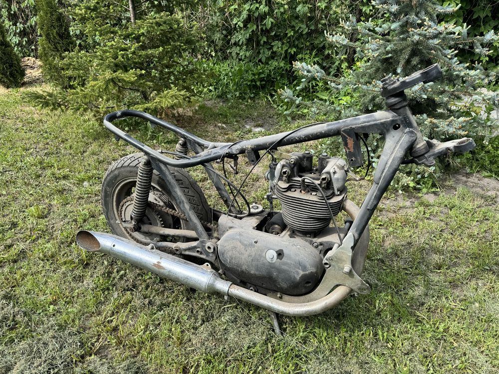 SFM Junak M10 Rama silnik