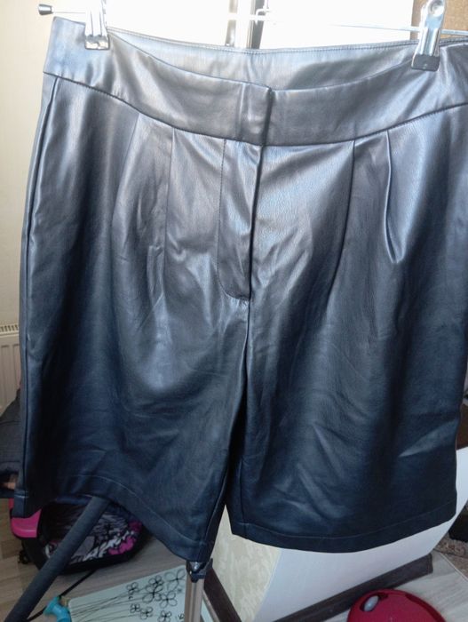 Шорти- бермуди 48-50 розмір.