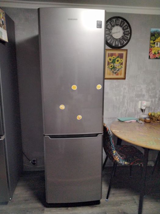 Холодильник SAMSUNG
