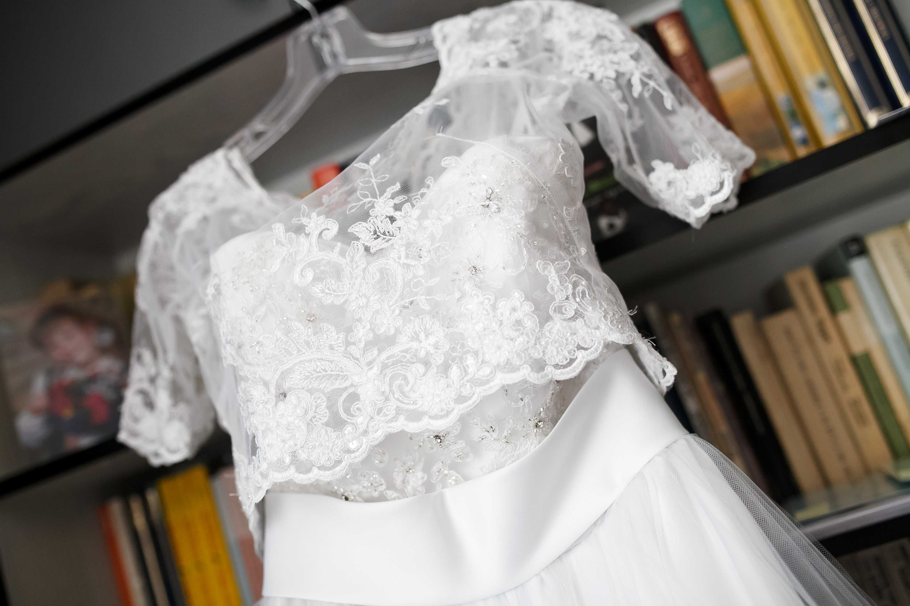 Suknia ślubna MON CHERI 36 + koronkowe bolerko + prosty welon