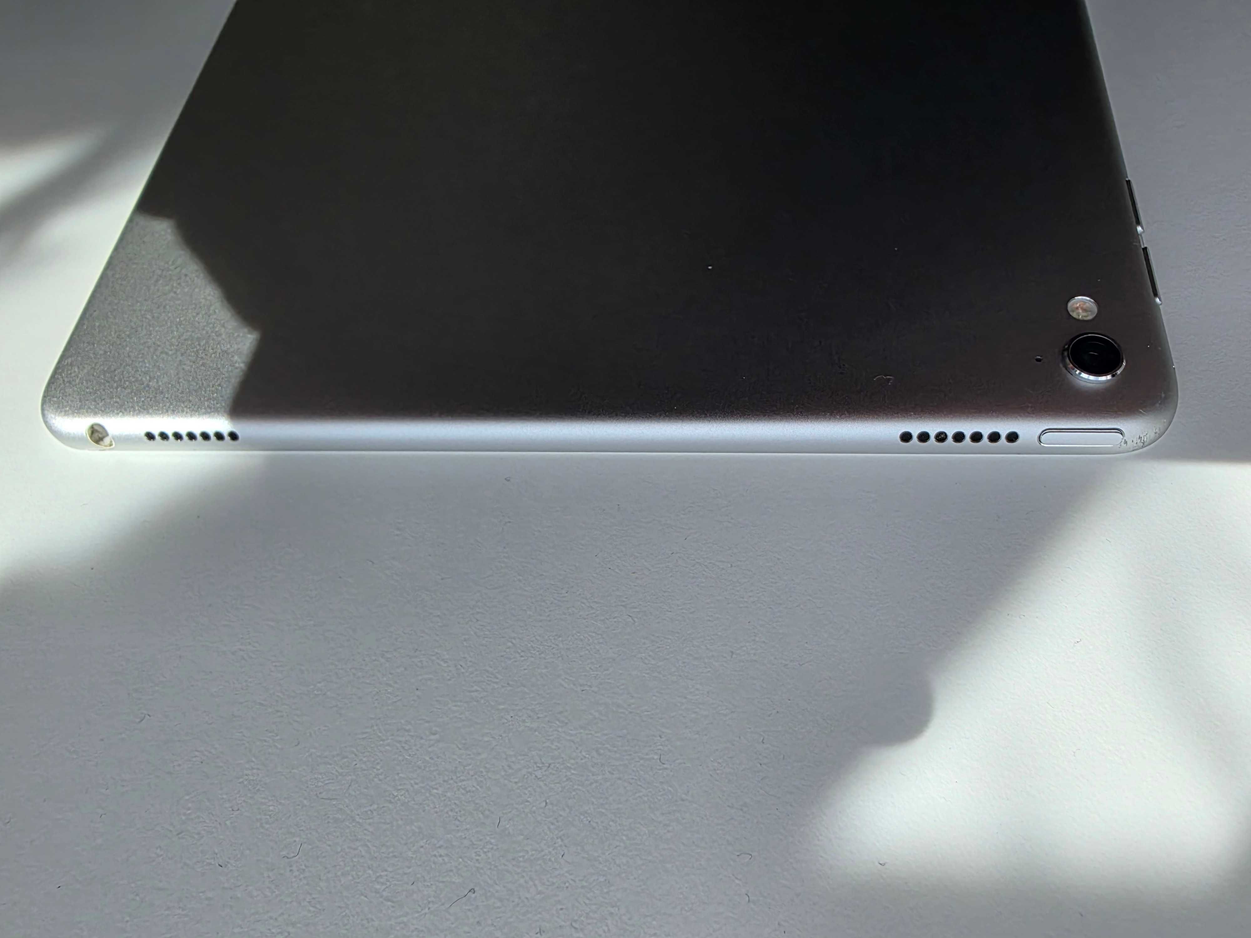 Tablet Ipad Pro 9.7 cali 32GB WI-FI  A1673 Srebrny Bateria 100%