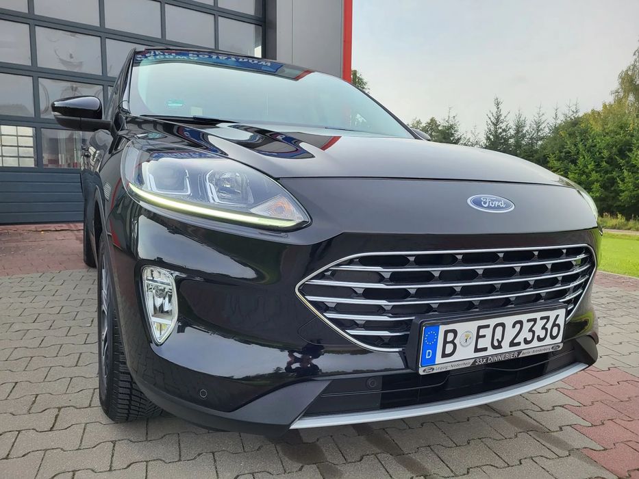 Ford Kuga OrgPrzebieg 82tyś*LEDY*PLUG IN*Nawigacja*ALU*Grzane Siedzenia*HAK*