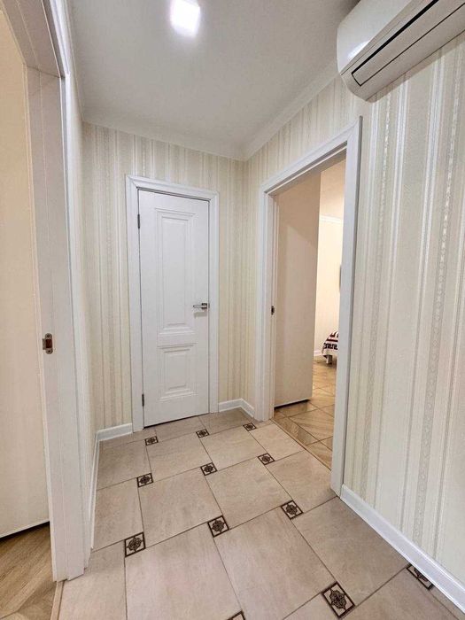 Продам великолепную  3-комн. квартиру /Крымский Бульвар/ 14- Школа