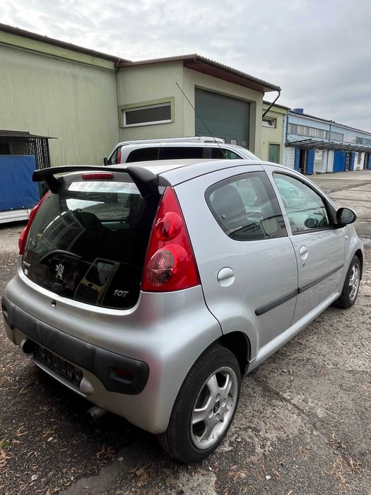Peugeot 107 1.0 na części karoseria lampy zderzak maska drzwi błotnik