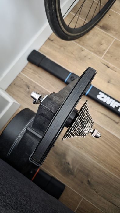 Praktycznie nowy Zwift Hub trenażer rowerowy interaktywny