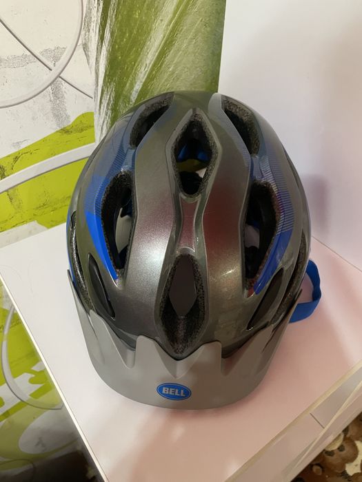 Продам шолом  Bell