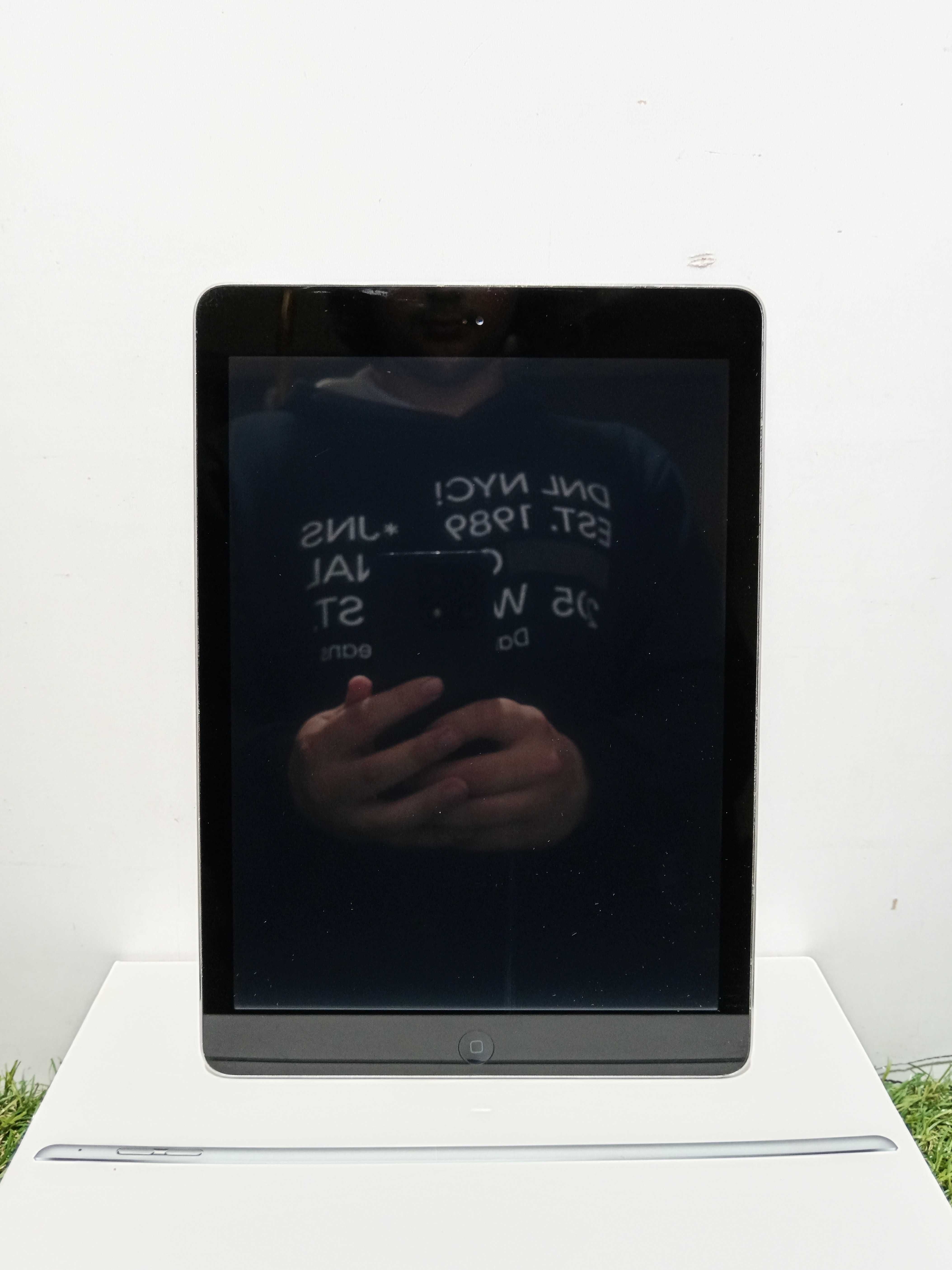 Apple iPad Air 1 (A1474/16 ГБ/Batt 85%) (9)