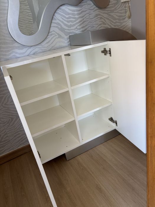 Móvel de sala com arrumacao