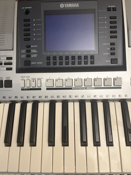 Синтезатор Yamaha  PSR s-550;s-700; s-900