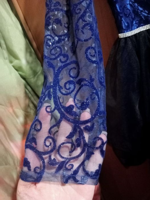 Нарядное платье на девочку (подростка)