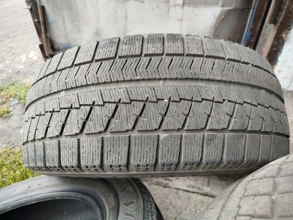 Продам комплектом bridgestone зима