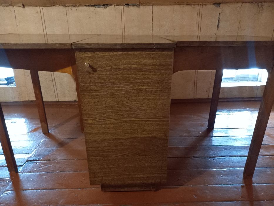 Розкладний стіл-книжка  на роліках