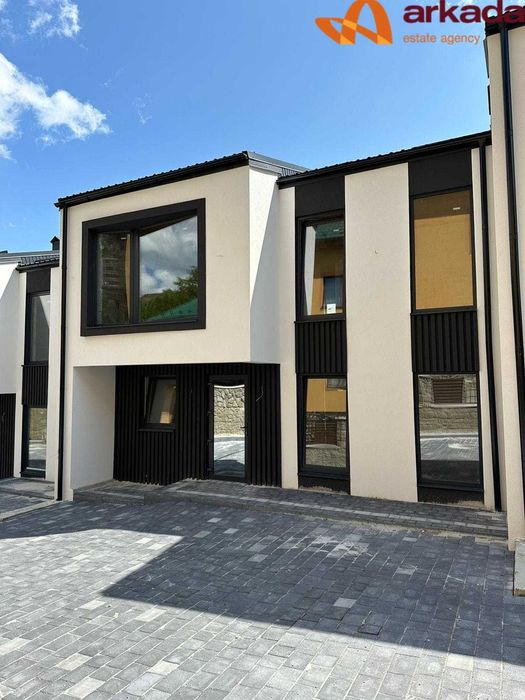 Продаю таунхаус з видом на гори 130м2/3сот. Яремче