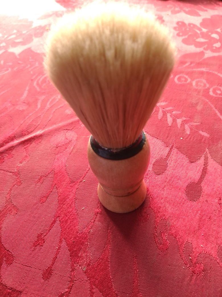 Quer espuma na cara C/o Pincel?P.Barba5E-Cadeira Segura.Bébé10EDesde5E