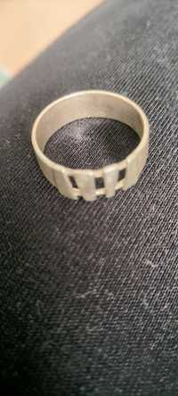 Srebrny pierścionek pr. 925