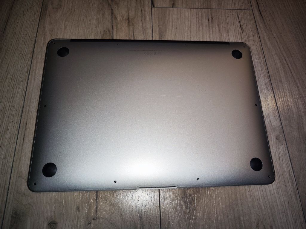 Macbook Air 13 2015, procesor Intel i5, RAM 8GB/512 GB SSD - polecam