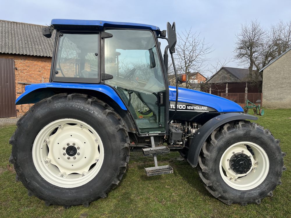 New Holland TL100 ciągnik rolniczy