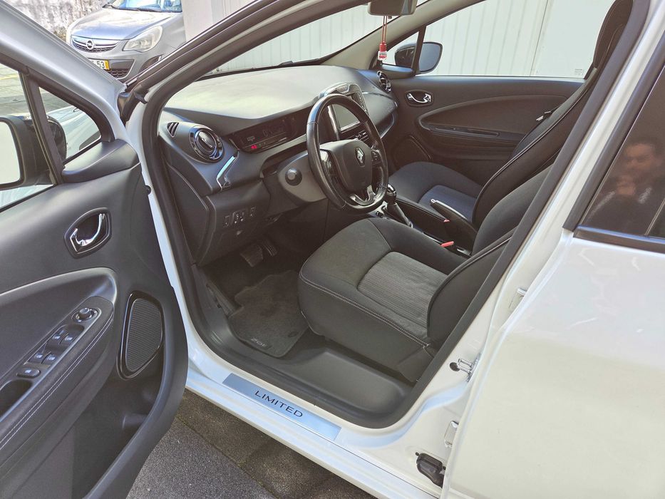 Renault Zoe Limited 41kwh R110 (bateria própria) IVA dedutível