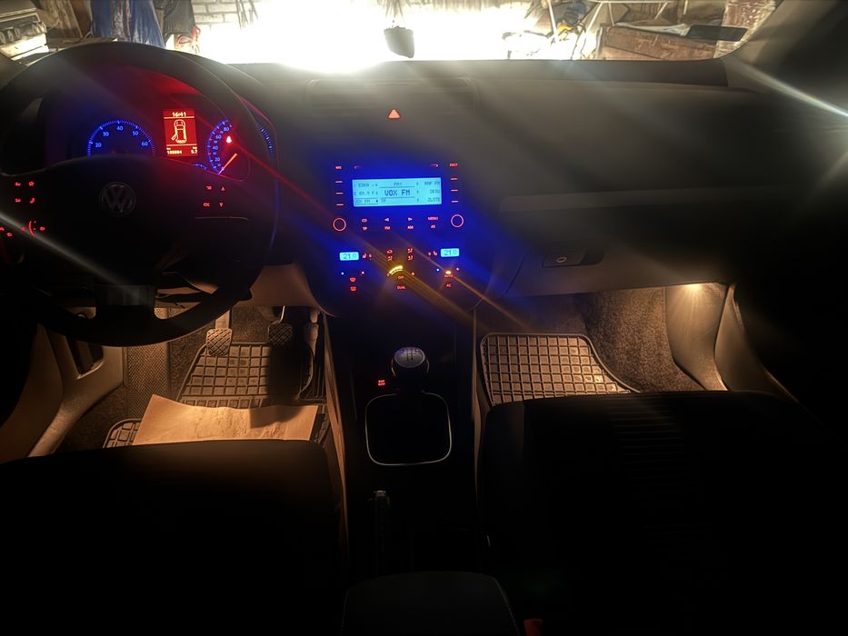 Volkswagen Golf V 1.6 MPI UNITED 102 KM