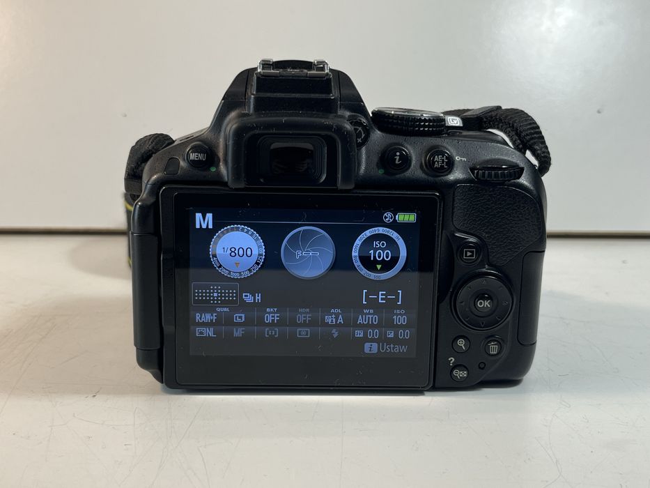 Nikon D5300 + Nikkor 18-105 Hoya UV