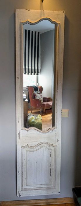 Lustro drewniane w kształcie okna