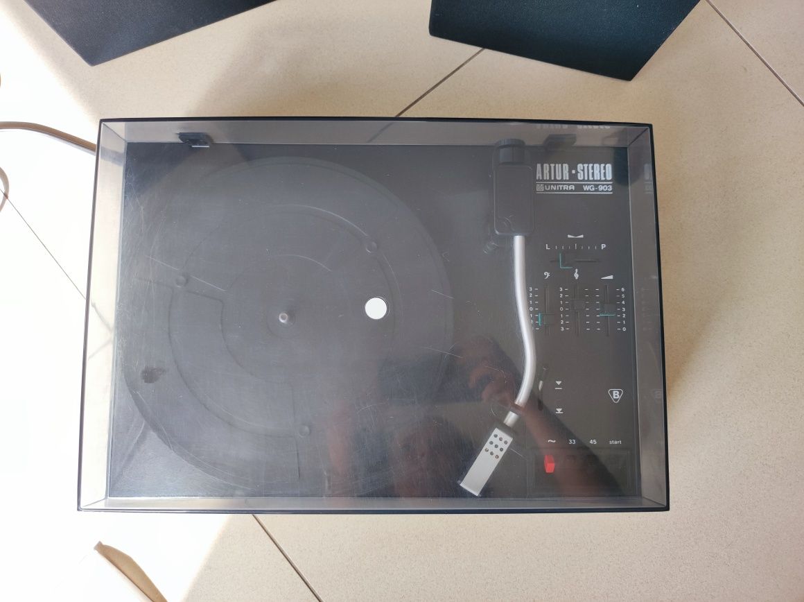 Gramofon UNITRA Artur -STEREO WG 903 z głośnikami